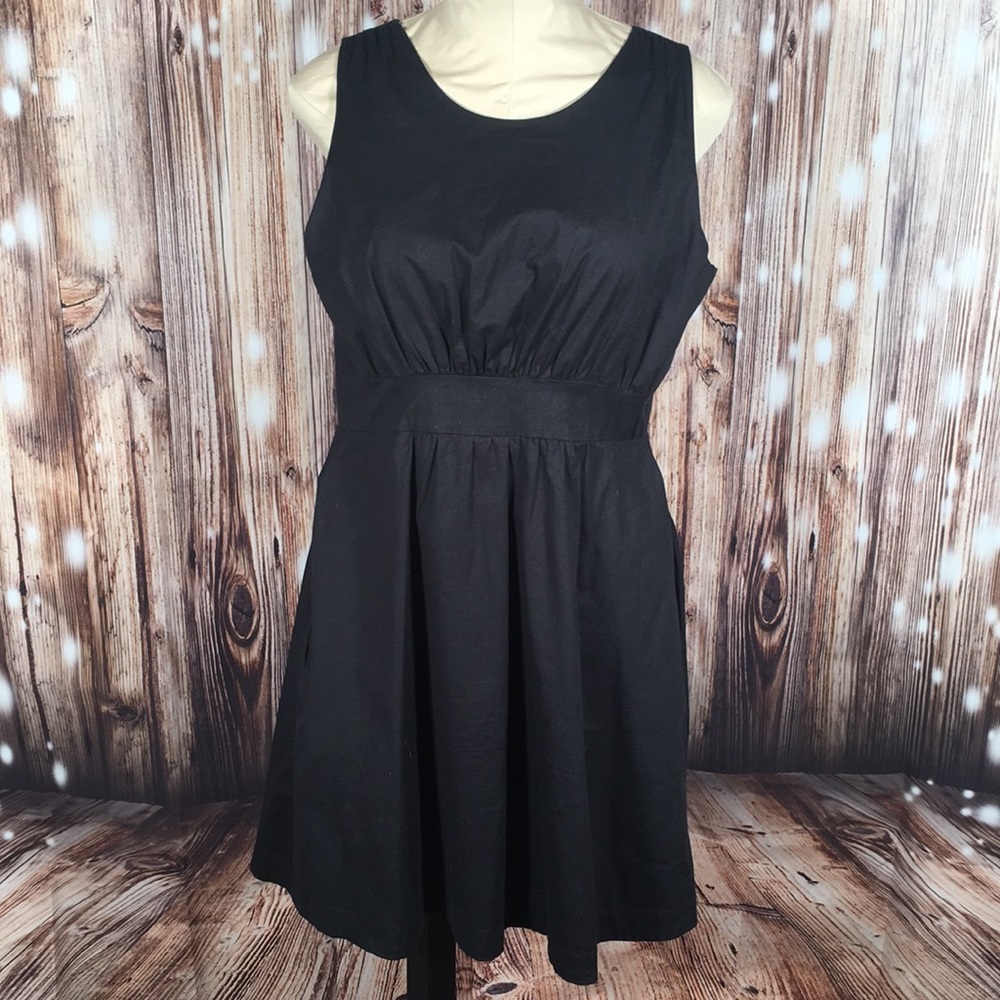 NWT OAK Black Sleeveless Dress Medium